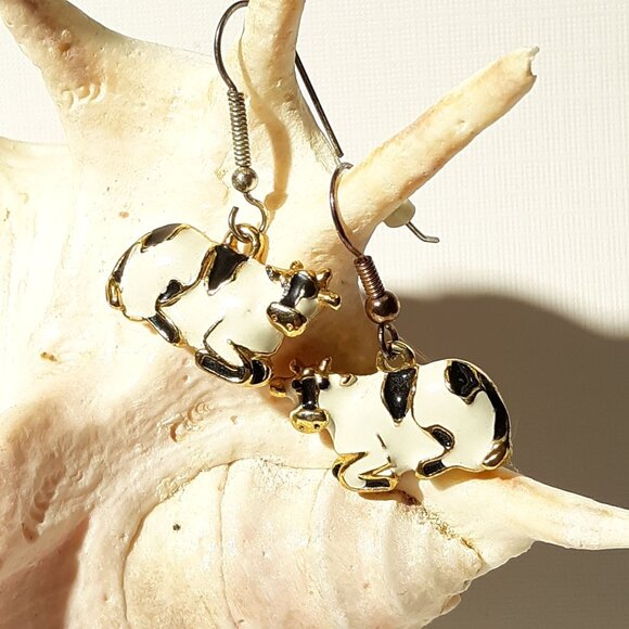 Enameled Brass Cow Earrings Holstein Shepard Hook - Picture 2 of 4